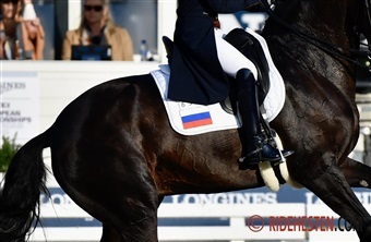 Fem rideforbund protesterer: FEI &aring;bner for russisk deltagelse