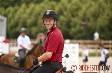 Schou topplaceret med ny hest i Grand Prix