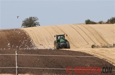 Landmand d&oslash;mt for amokr&aelig;s med traktor mod ryttere