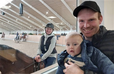Mathilde og Tobias har f&aring;et en ung chef i hesteforretningen
