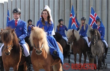 Islandske heste g&aring;r optog i K&oslash;benhavns gader
