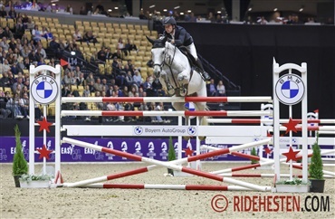 Ung belgier vandt Six Bar (video)