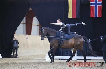 &Aring;rets mestre i voltigering