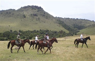 Dramatik p&aring; ridesafari i Kenya - 2. del
