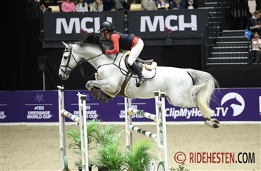 Cecilie red Grand Prix p&aring; hjemmeavlet hest