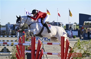 – Det er en &aelig;re at ride p&aring; landsholdet