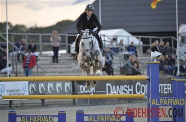 Jennifer Pedersen vandt 145 cm