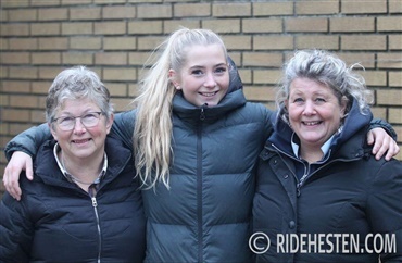 Tre generationer Rohmann i Ridehesten