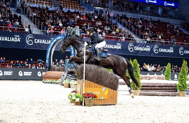 Bianca holder formen med Cavaliada Tour