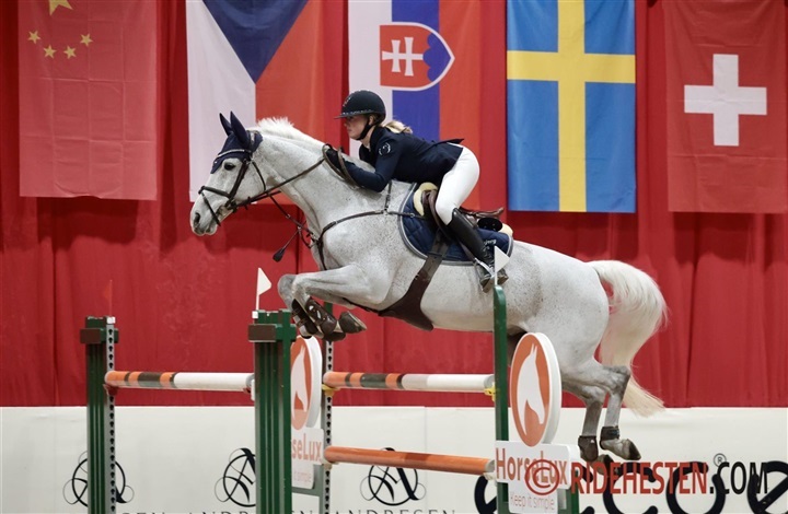 Dannebrog str&oslash;g til tops i Spanien