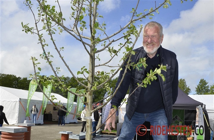 Hans Kj&aelig;rg&aring;rd er g&aring;et bort