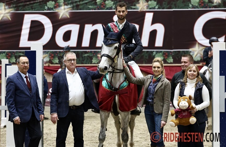 – Det er virkelig en sjov hest (video)