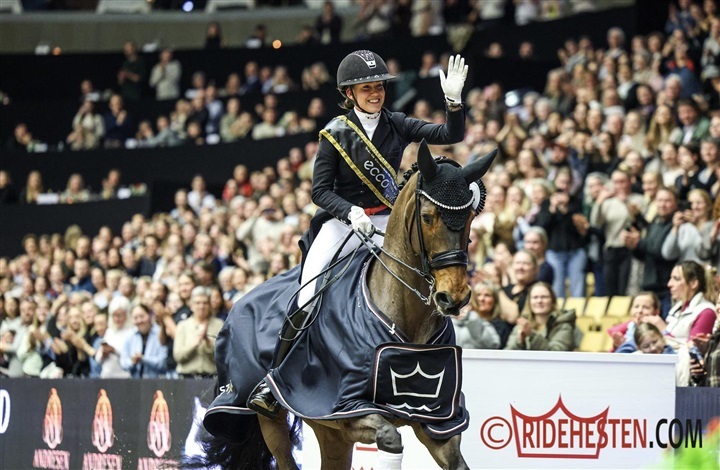 Elektrisk stemning i Boxen: Dufour slog Werth