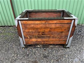 Høkasse med slowfeeder funktion