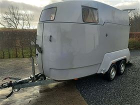 Mustang Hestetrailer 