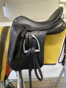 Dressursadel sælges