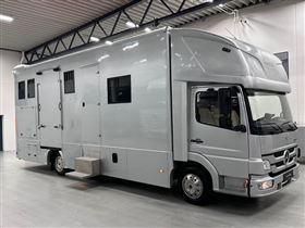 MERCEDES ATEGO 8.180  4 HORSES WITH LIVING