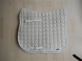 hvidt equiline dressur underlag