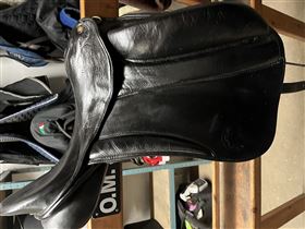  Hennig dressursadel str 17”