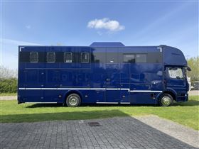 Nyopbygget Mercedes-Benz Atego 1221 (4 heste og pop ud)