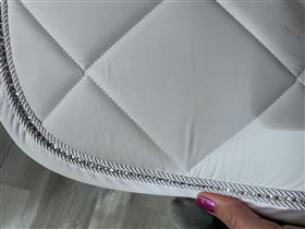 Hvid dressur underlag