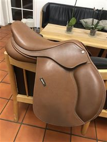 søger fortøj og trense til 1ér pony.