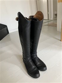 Næsten nye Ariat støvler med lynlås