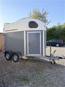 Hestetrailer sælges