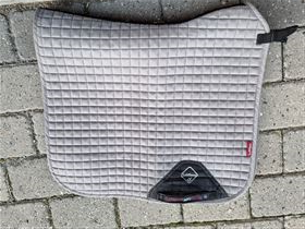 Le mieux underlag grå