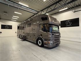 Scania P320 INTERHORSE 5 HORSES WITH MEGA POP-OUT