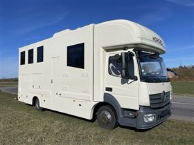 Mercedes Benz Atego (Living + 2 heste/3 ponyer) Perfekt startbil til pony familien