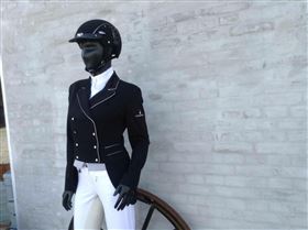 Lotus Romeo Short Tailcoat stævnejakke