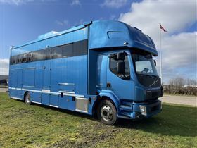 DEMO Volvo FL210 - Lehel (Living med pop ud +4 heste) - Ingen vejafgift i DK.