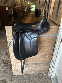 Hennig sadel sælges