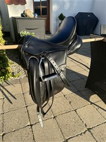 Hennig Dressur sadel 17" Meget fin stand