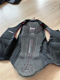 Komperdell rygbeskytter