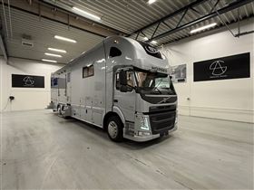 Volvo FM420 STX 7 HORSES POP-OUT PUSH-UP