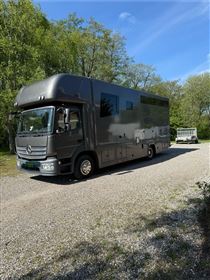 SE HER!! Total lækker Heste lastbil til 4 Heste og stort Living