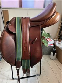 Virkelig flot springsaddel sælges
