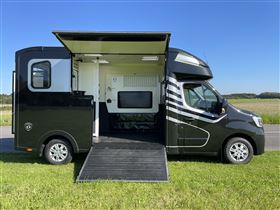 Fabriksny Renault Master PARAGAN stævnebil MED TACHOGRAF